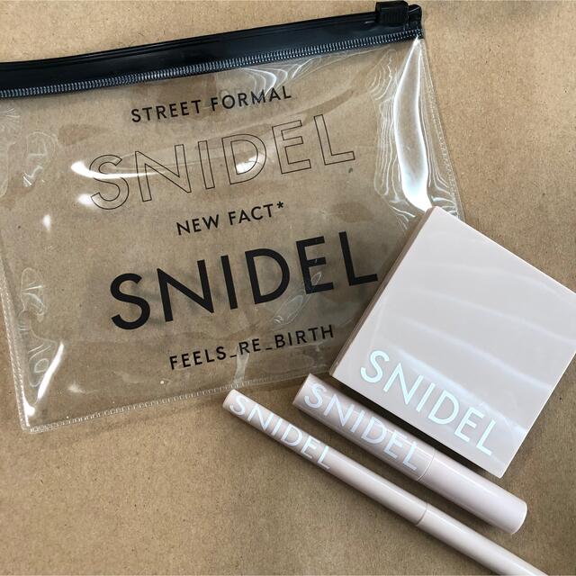 新品未使用 SNIDEL コフレ4点セット コスメ/美容のキット/セット(コフレ/メイクアップセット)の商品写真