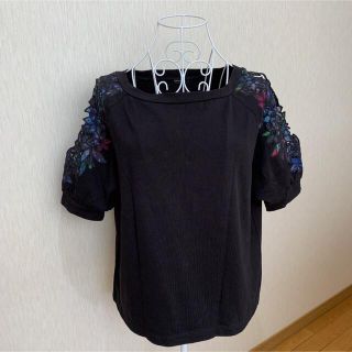 ジーナシス(JEANASIS)のジーナシス　JEANASIS レディース　トップス 半袖　花柄(カットソー(半袖/袖なし))