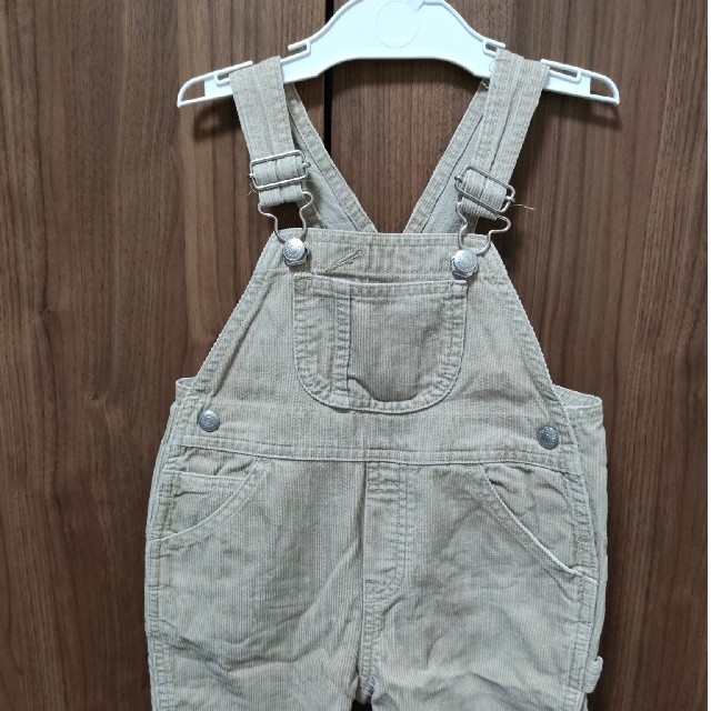 babyGAP(ベビーギャップ)のBabyGAP 白色 コーデュロイ サロペット／８０〜９０センチ キッズ/ベビー/マタニティのベビー服(~85cm)(パンツ)の商品写真