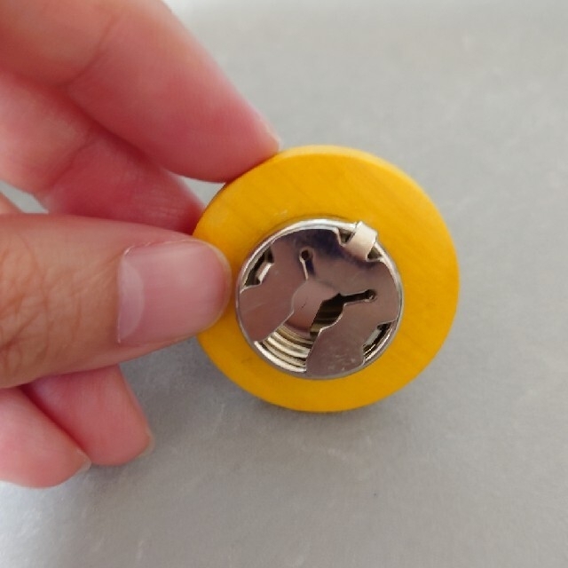 ボタン アレンジ ボタンカバー 黄色 ハンドメイドの素材/材料(各種パーツ)の商品写真
