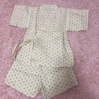 アカチャンホンポ(アカチャンホンポ)の美品　赤ちゃん本舗　100センチ　甚平　ホワイト　浴衣　お祭り　男の子　白　紺(甚平/浴衣)