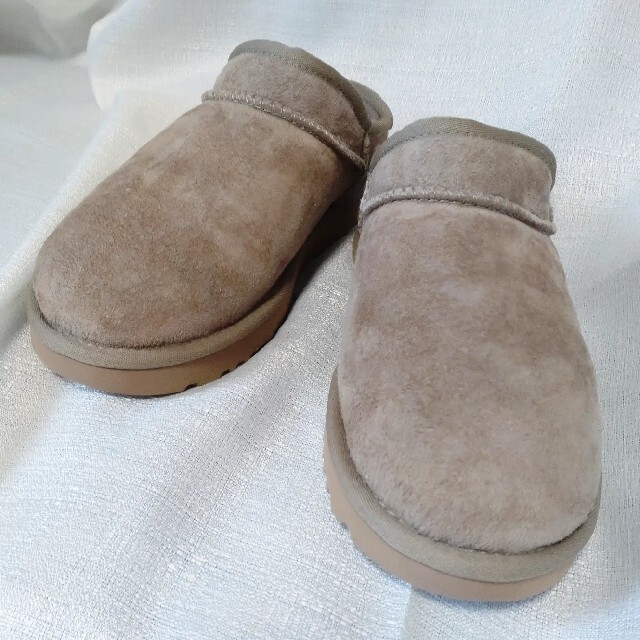 アグFRAMeWORK / UGG CLASSIC SLIPPER