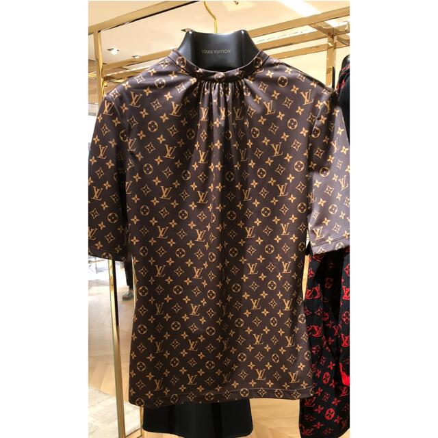 LOUIS VUITTON(ルイヴィトン)の★emiriawiz 様 ご専用です★ ルイヴィトン  トップス レディースのトップス(Tシャツ(半袖/袖なし))の商品写真