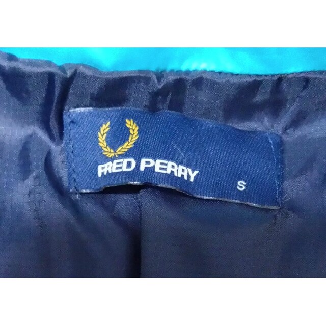 FRED PERRY(フレッドペリー)のフレッドペリー・軽量 ダウンジャケット メンズのジャケット/アウター(ダウンジャケット)の商品写真