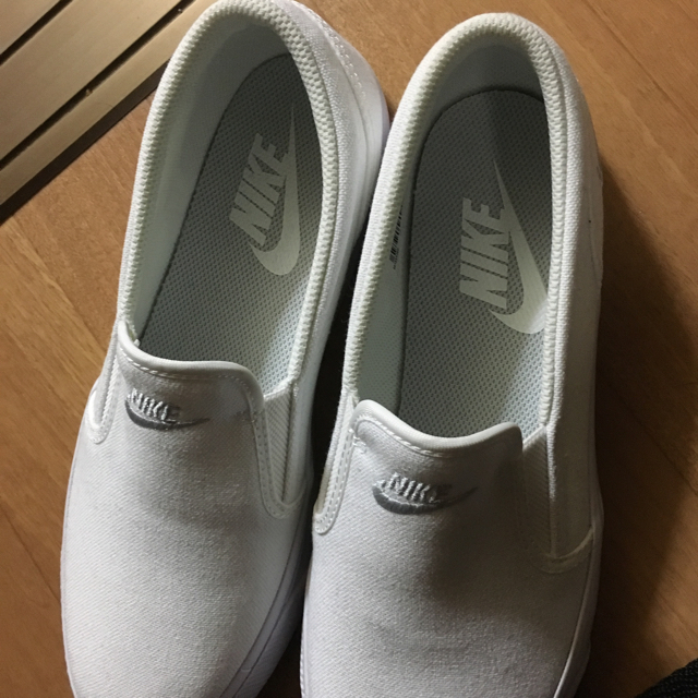 美品♪NIKE スリッポン WHITE