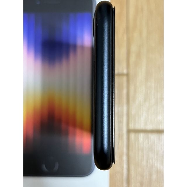 Apple(アップル)のiPhone SE3 第3世代 64GB 新品同様　ミッドナイト スマホ/家電/カメラのスマートフォン/携帯電話(スマートフォン本体)の商品写真