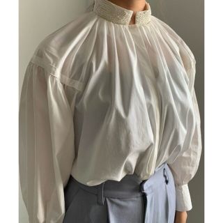 アメリヴィンテージ(Ameri VINTAGE)のAmeri Vintage BEADS STAND COLLAR BLOUSE(シャツ/ブラウス(長袖/七分))