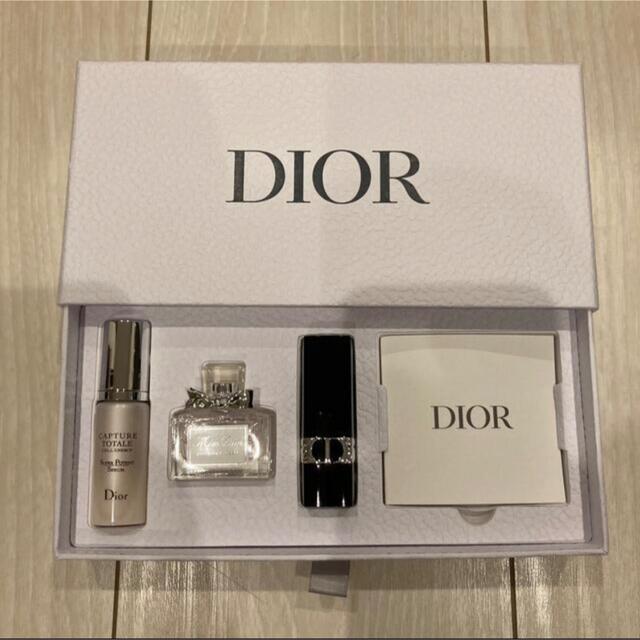 Dior(ディオール)のDIORバースデーギフト新品ディオール エンタメ/ホビーのコレクション(ノベルティグッズ)の商品写真