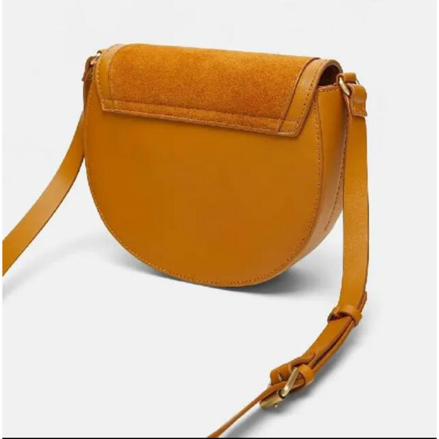 ZARA(ザラ)の 新品　タグ付き　ZARA スエードフラップクロスボディバッグ　ショルダーバッグ レディースのバッグ(ショルダーバッグ)の商品写真