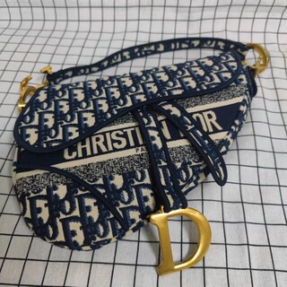 クリスチャンディオール(Christian Dior)の大幅値下げ中！ディオール 新品同様 刺繍 サドルバッグ(ショルダーバッグ)