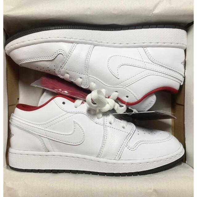 NIKE(ナイキ)の①点限定24.5㎝【新品】NIKE GS  AIR JORDAN 1 LOW レディースの靴/シューズ(スニーカー)の商品写真