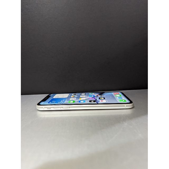 iPhone XR 64G ホワイト　simフリー 6