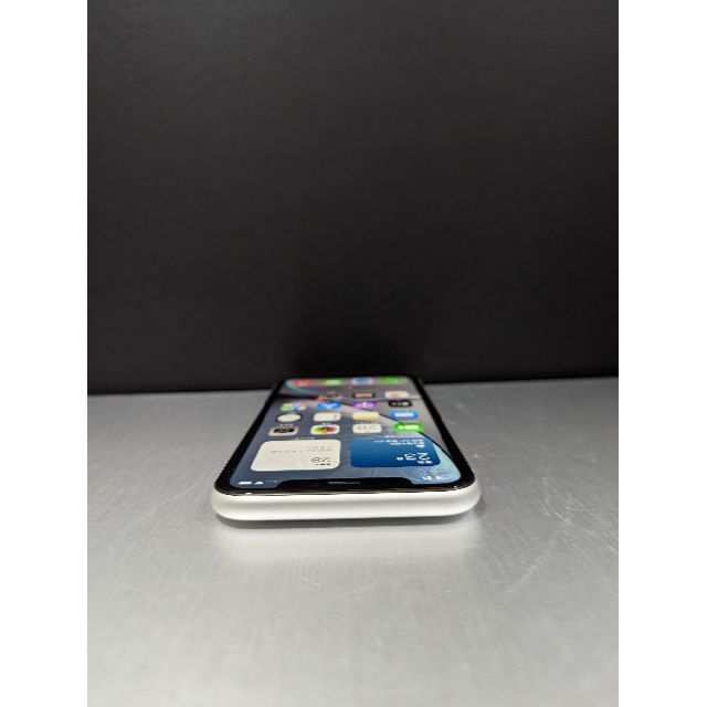 iPhone XR 64G ホワイト　simフリー 7