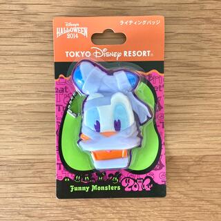 ディズニー(Disney)の【新品】ライティングバッジ　ドナルド(キャラクターグッズ)