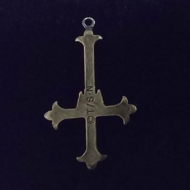 【HUNTER×HUNTER】非売品 クロロ 逆十字 ペンダントトップ 【HUNTER×HUNTER】非売品 クロロ 逆十字 ペンダントトップ