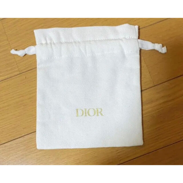 Dior(ディオール)のディオールスキン フォーエヴァー フルイド グロウ 0N コスメ/美容のベースメイク/化粧品(ファンデーション)の商品写真