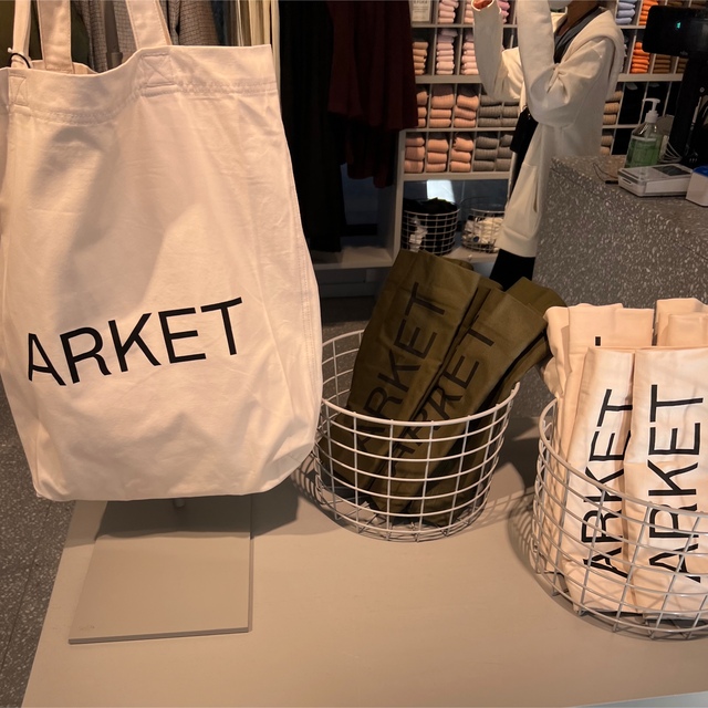 H&M(エイチアンドエム)のARKET トートバック レディースのバッグ(トートバッグ)の商品写真