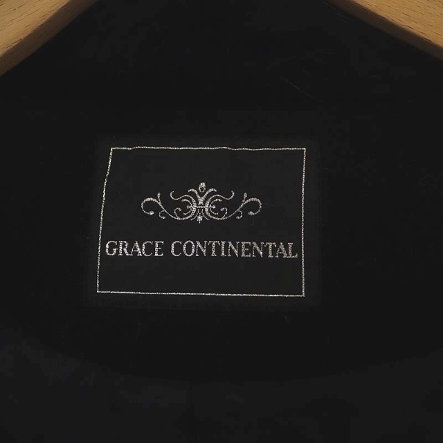 GRACE CONTINENTAL(グレースコンチネンタル)のグレースコンチネンタル フォックスファー アンゴラ フードコート ショート丈 レディースのジャケット/アウター(その他)の商品写真