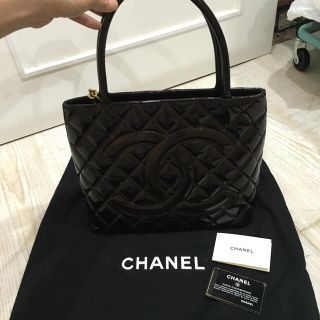 シャネル(CHANEL)の期間限定値下げ❗️シャネル❤️エナメル復刻トートバッグ(トートバッグ)