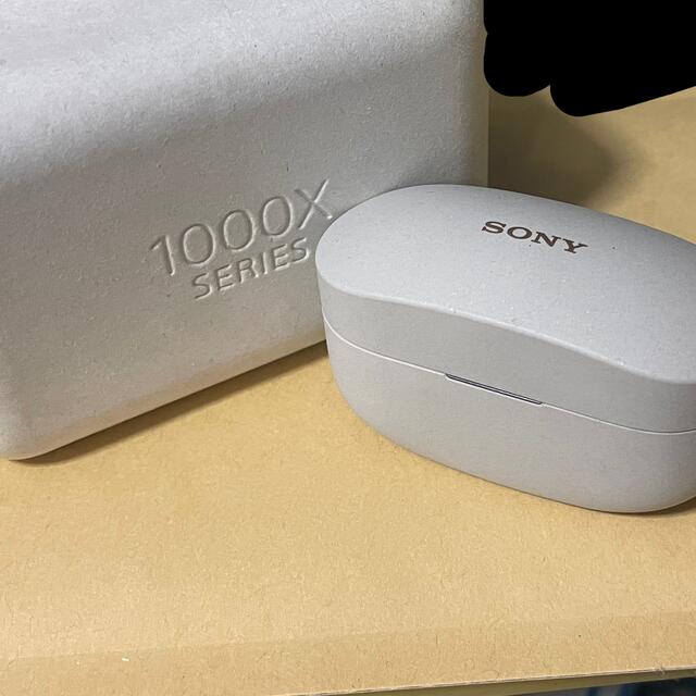 SONY(ソニー)の美品 sony wf-1000xm4 スマホ/家電/カメラのオーディオ機器(ヘッドフォン/イヤフォン)の商品写真