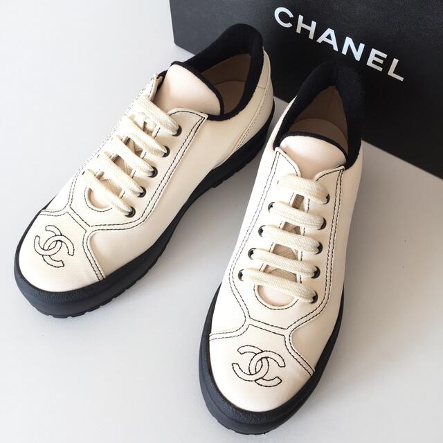 CHANEL(シャネル)の新品 CHANEL 90年代 ヴィンテージ  スニーカー 37 Y3 モスキーノ レディースの靴/シューズ(スニーカー)の商品写真