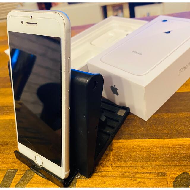 iPhone 8 64GB バッテリー交換済み！100%  キャリアdocomo