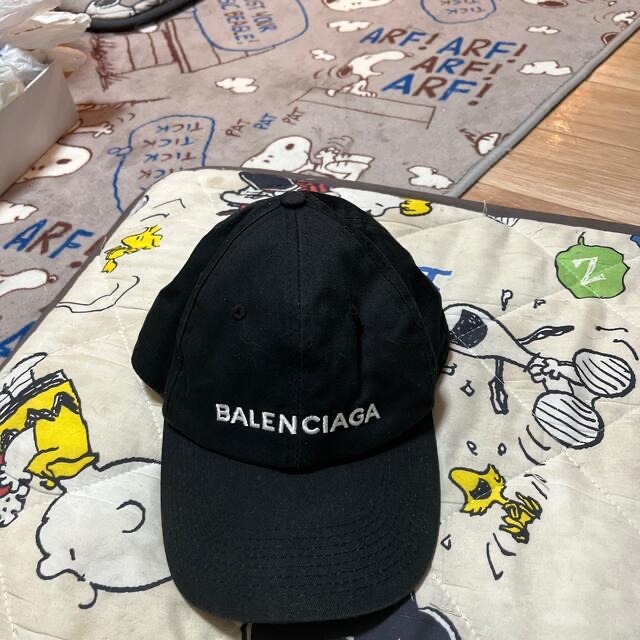 Balenciaga(バレンシアガ)のバレンシアガ　黒　キャップ レディースの帽子(キャップ)の商品写真