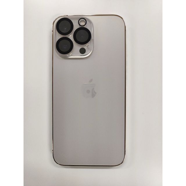 Apple(アップル)のiPhone13 Pro 128GBゴールド 中古美品 SIMフリー版 おまけ付 スマホ/家電/カメラのスマートフォン/携帯電話(スマートフォン本体)の商品写真