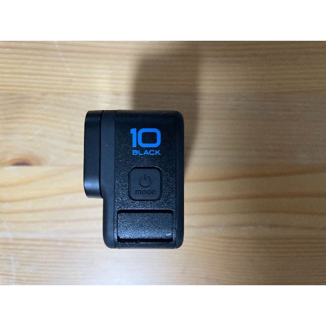 GoPro(ゴープロ)のGoPro HERO10 Black　Shorty・バッテリー１個・パスドア付 スマホ/家電/カメラのカメラ(コンパクトデジタルカメラ)の商品写真