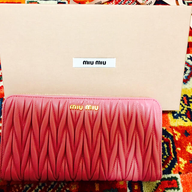 miumiu(ミュウミュウ)のミュウミュウ マテラッセ 長財布 新品未使用 レディースのファッション小物(財布)の商品写真