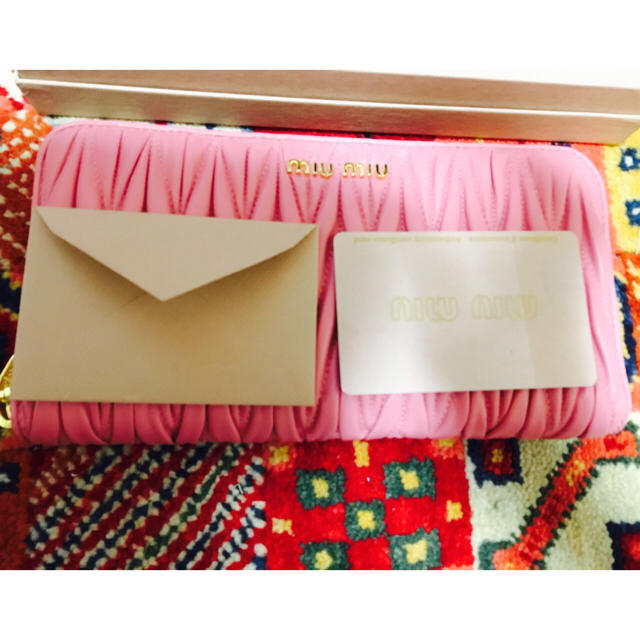 miumiu(ミュウミュウ)のミュウミュウ マテラッセ 長財布 新品未使用 レディースのファッション小物(財布)の商品写真