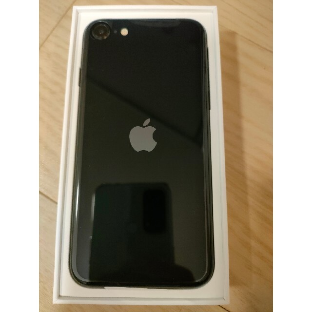 iPhone(アイフォーン)のiPhone SE3 3代目 64GB  ミッドナイト(ブラック) スマホ/家電/カメラのスマートフォン/携帯電話(スマートフォン本体)の商品写真