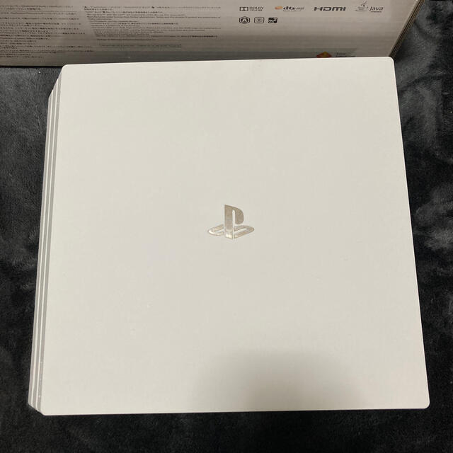 PlayStation4(プレイステーション4)のPS4Pro CUH-7200B エンタメ/ホビーのゲームソフト/ゲーム機本体(携帯用ゲーム機本体)の商品写真