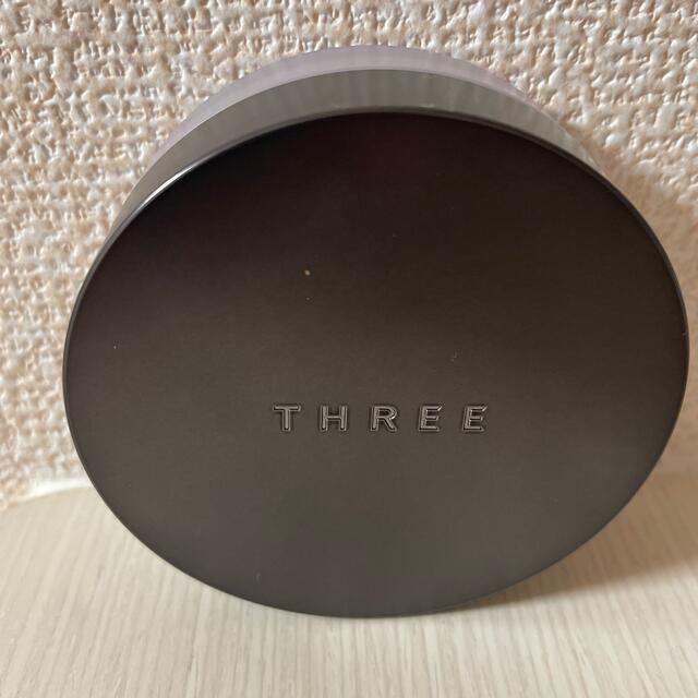 THREE(スリー)のTHREE アドバンスドエシリアル　スムースオペレーター　ルースパウダー01 コスメ/美容のベースメイク/化粧品(フェイスパウダー)の商品写真