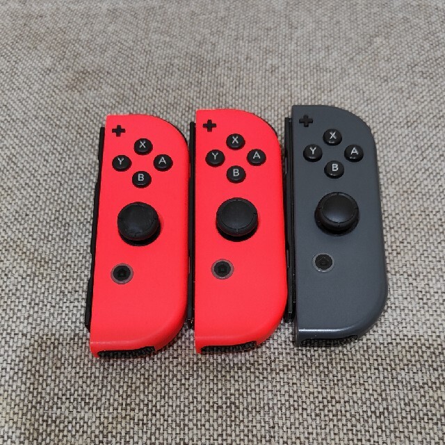 Nintendo Switch(ニンテンドースイッチ)のジャンク　joy-con　Rx３ エンタメ/ホビーのゲームソフト/ゲーム機本体(家庭用ゲーム機本体)の商品写真