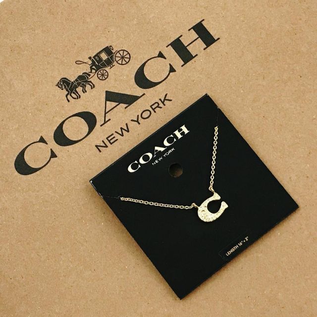 COACH(コーチ)の☆新品 coach/コーチ ネックレス パヴェ シグネチャー ゴールド レディースのアクセサリー(ネックレス)の商品写真