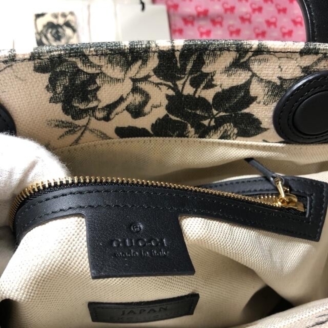 Gucci(グッチ)の⭐️グッチGGリボンハーバリウムトートバッグ⭐️花柄　モノトーン レディースのバッグ(トートバッグ)の商品写真