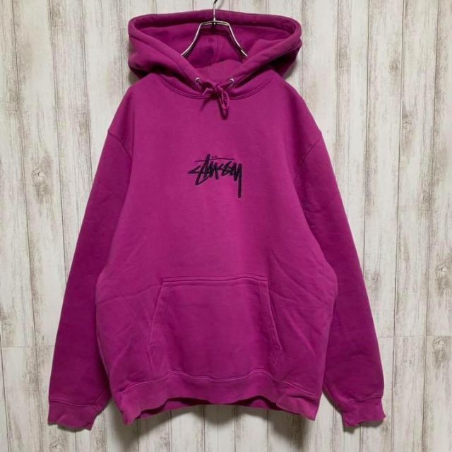 STUSSY(ステューシー)の【即完売】 正規 ステューシー 人気色 センター刺繍 ストリート パーカー 紫 メンズのトップス(パーカー)の商品写真