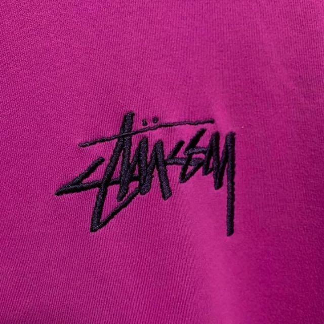 STUSSY(ステューシー)の【即完売】 正規 ステューシー 人気色 センター刺繍 ストリート パーカー 紫 メンズのトップス(パーカー)の商品写真