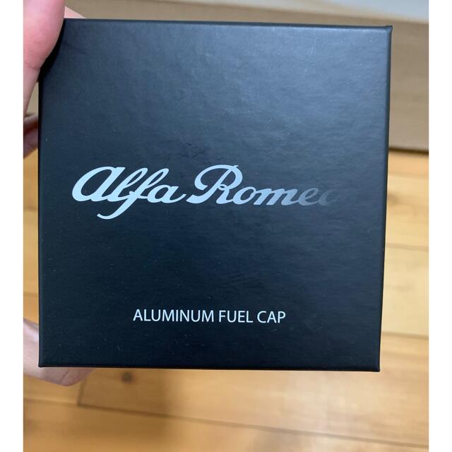 Alfa Romeo(アルファロメオ)のジャンク品　アルファロメオ　純正　フューエラキャップ　給油キャップ　アルミニウム 自動車/バイクの自動車(車外アクセサリ)の商品写真