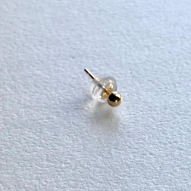 K18 ピアス 丸玉ピアス  3mm 片耳  K18ピアス 送料無料 メンズのアクセサリー(ピアス(片耳用))の商品写真