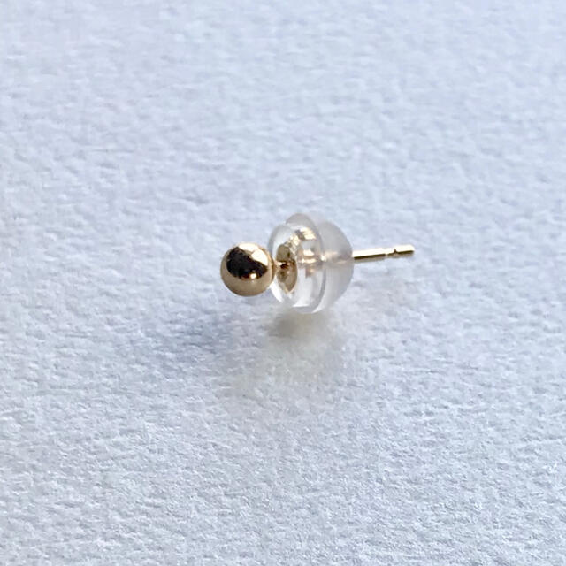 K18 ピアス 丸玉ピアス  3mm 片耳  K18ピアス 送料無料 メンズのアクセサリー(ピアス(片耳用))の商品写真