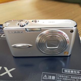 パナソニック(Panasonic)のLUMIX　FX01-sシルバー Panasonic(コンパクトデジタルカメラ)