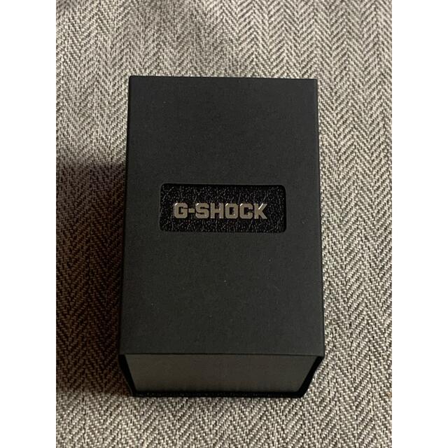 G-SHOCK(ジーショック)のG-SHOCK フルメタルシルバー GMW-B5000D-1JF  メンズの時計(腕時計(デジタル))の商品写真