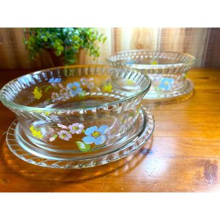 パイレックス(Pyrex)のランラン様専用 パイレックス 蓋付き ボウル 2個セット 花柄 耐熱ガラス (食器)