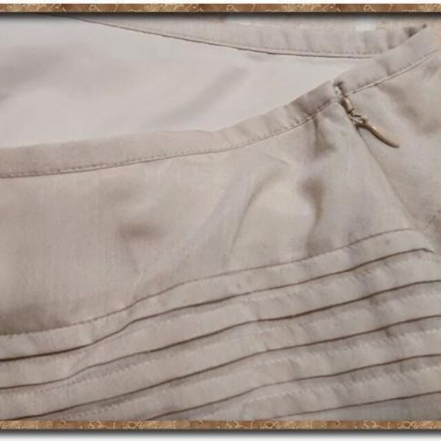 Stola.(ストラ)のストラ　プリーツスカート　ベージュ レディースのスカート(ミニスカート)の商品写真