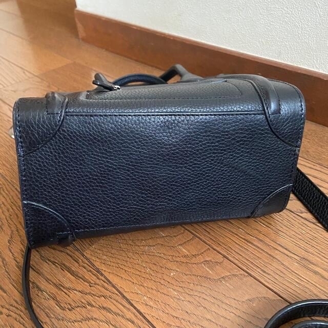 celine(セリーヌ)のCELINE ラゲージナノ　カーフスキン　ブラック　 レディースのバッグ(ショルダーバッグ)の商品写真