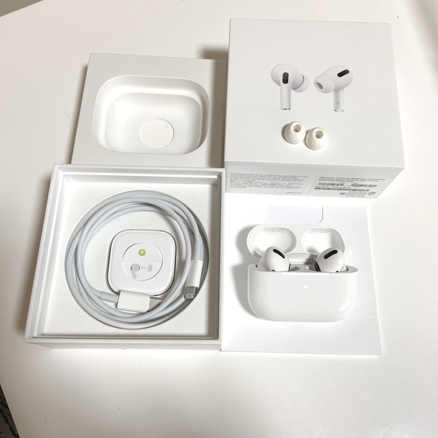 Apple(アップル)のApple AirPods Pro(エアポッド)  スマホ/家電/カメラのオーディオ機器(ヘッドフォン/イヤフォン)の商品写真