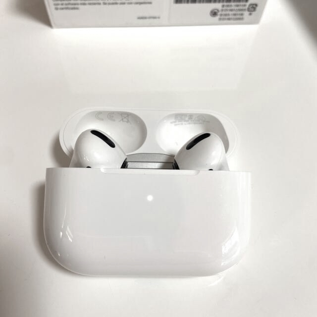 Apple(アップル)のApple AirPods Pro(エアポッド)  スマホ/家電/カメラのオーディオ機器(ヘッドフォン/イヤフォン)の商品写真