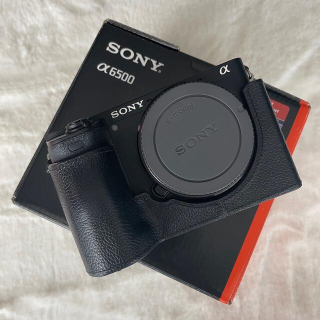 SONY(ソニー)のSONYα6500 Zeissレンズ2本 バッテリー3個 スマホ/家電/カメラのカメラ(ミラーレス一眼)の商品写真